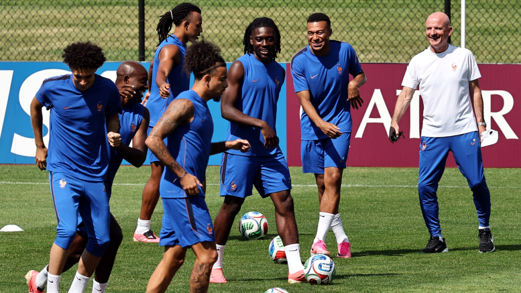 Избранное Настольное ужесточается, поскольку Аргентина Бразилия Испания и Франция выходят на нокауты