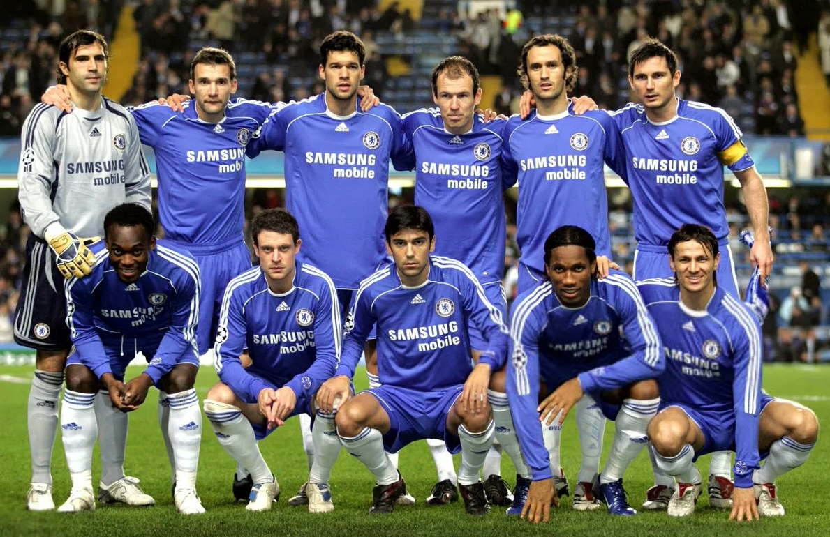 Знаменитости, которые почувствовали на себе вес значка