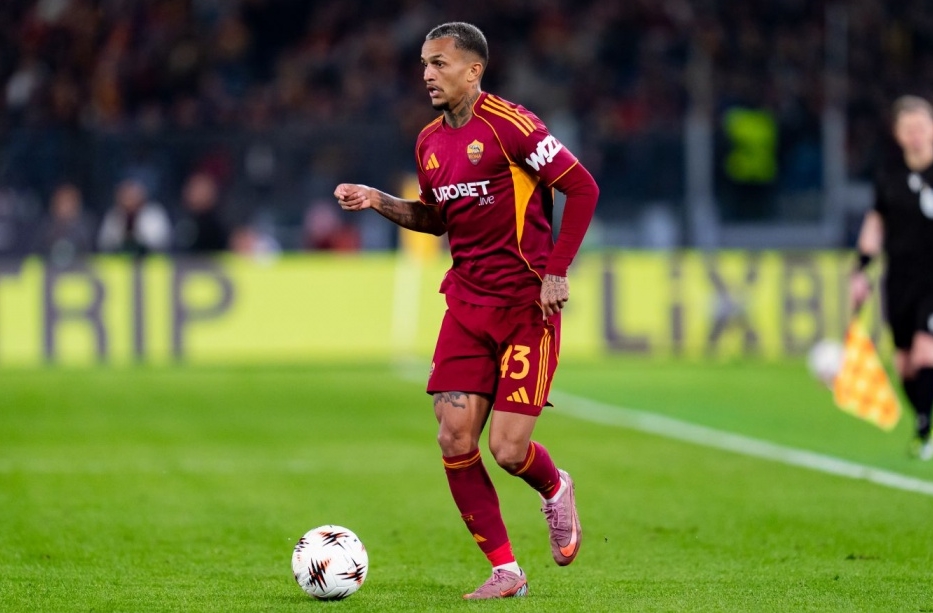 Арсенал нашёл замену Уайту: защитник Ромы Уэсли на радаре клуба